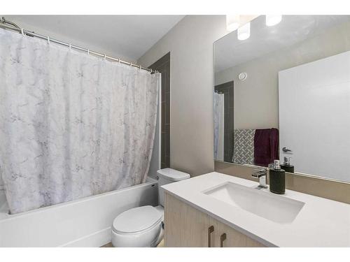 225 Skyview Ranch Circle Ne, Calgary, AB - Indoor Photo Showing Bathroom