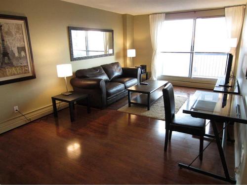 315-340 14 Avenue Sw, Calgary, AB - Indoor Photo Showing Living Room