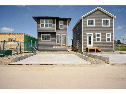 113 Midtown Close Sw, Airdrie, AB - Outdoor