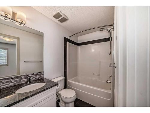 210 Redstone Drive Ne, Calgary, AB - Indoor Photo Showing Bathroom