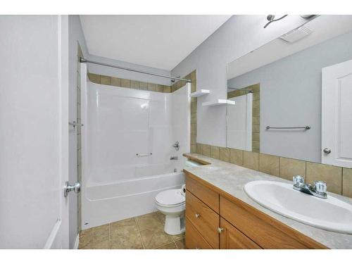 4012 68 Street, Stettler, AB - Indoor Photo Showing Bathroom
