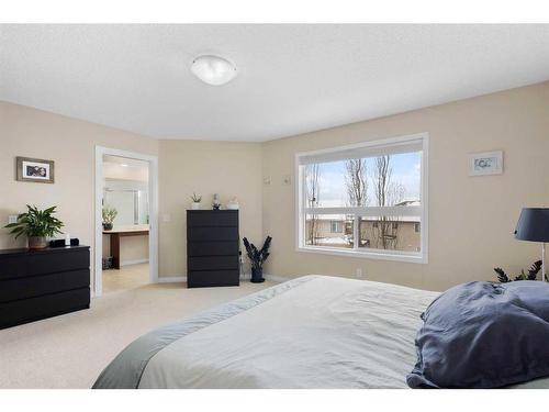 13 Royal Birch Hill Nw, Calgary, AB - Indoor Photo Showing Bedroom