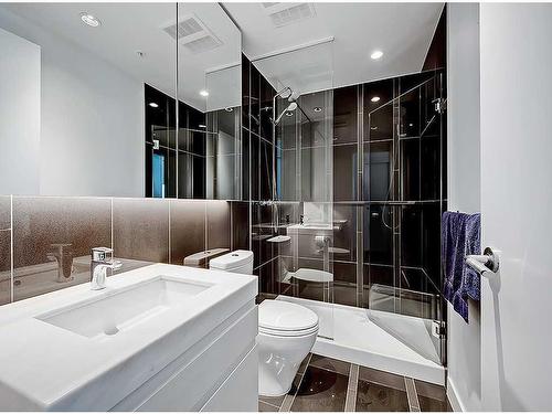 3008-310 12 Avenue Sw, Calgary, AB - Indoor Photo Showing Bathroom