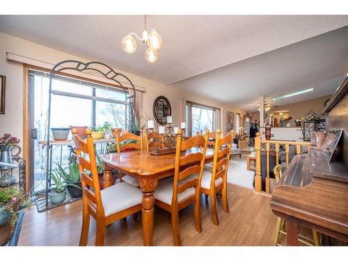 2985 100 Street Se, Calgary, AB - Indoor Photo Showing Dining Room