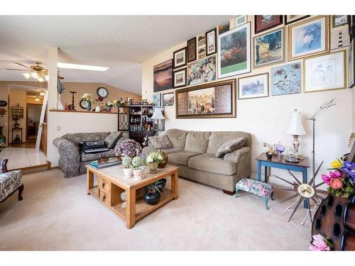 2985 100 Street Se, Calgary, AB - Indoor Photo Showing Living Room