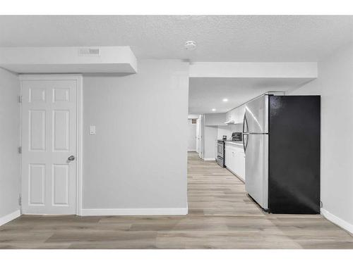 201 Templemont Drive Ne, Calgary, AB - Indoor Photo Showing Other Room
