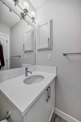 310-150 Auburn Meadows Manor Se, Calgary, AB - Indoor Photo Showing Bathroom