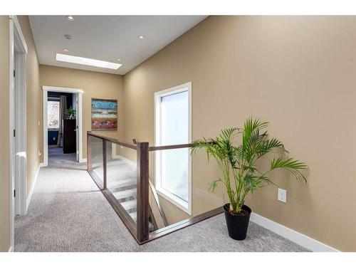 2236 Bowness Road Nw, Calgary, AB - Indoor Photo Showing Other Room