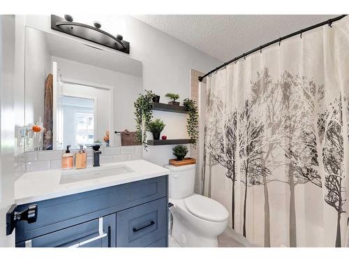 205-80 Carrington Plaza Nw, Calgary, AB - Indoor Photo Showing Bathroom