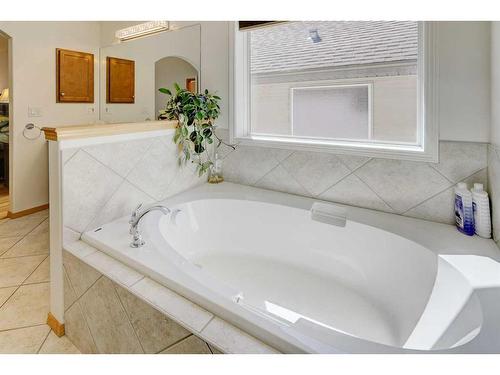 364 Springborough Way Sw, Calgary, AB - Indoor Photo Showing Bathroom
