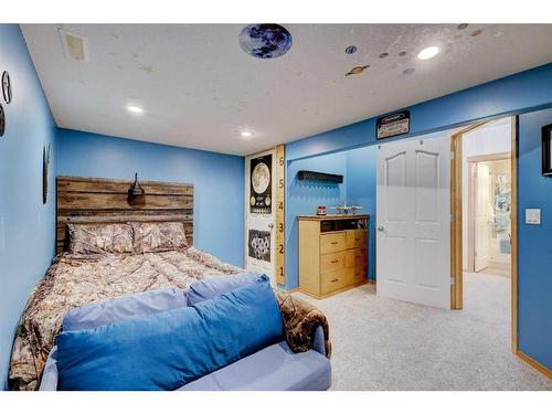 364 Springborough Way Sw, Calgary, AB - Indoor Photo Showing Bedroom
