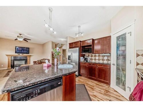 157 Everwoods Close Sw, Calgary, AB - Indoor Photo Showing Kitchen