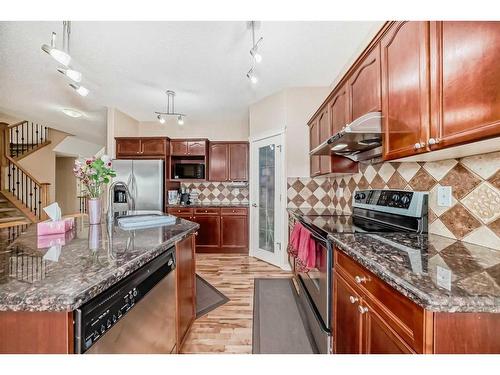 157 Everwoods Close Sw, Calgary, AB - Indoor Photo Showing Kitchen