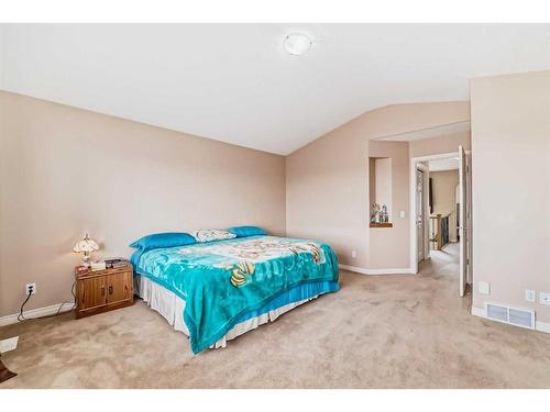 157 Everwoods Close Sw, Calgary, AB - Indoor Photo Showing Bedroom