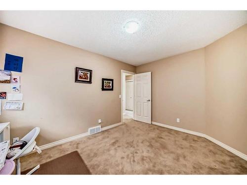 157 Everwoods Close Sw, Calgary, AB - Indoor Photo Showing Other Room