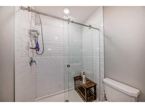 38 Lavender Manor Se, Calgary, AB - Indoor Photo Showing Bathroom