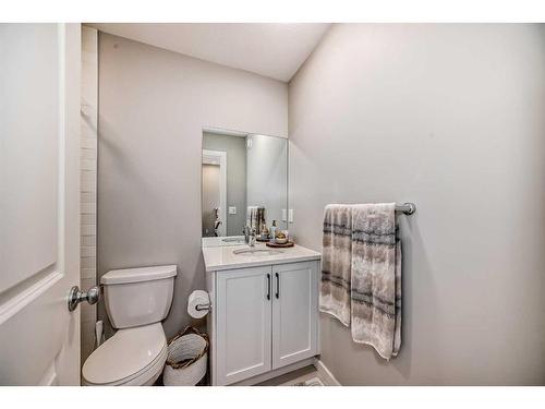 38 Lavender Manor Se, Calgary, AB - Indoor Photo Showing Bathroom