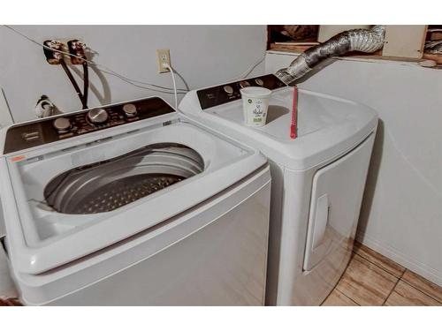 5015 Whitehorn Drive Ne, Calgary, AB - Indoor Photo Showing Laundry Room