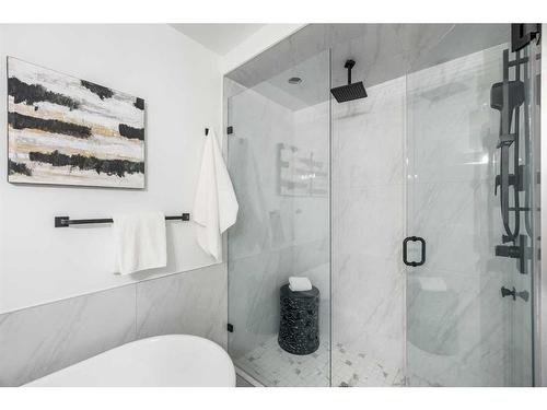 5035 Bulyea Road Nw, Calgary, AB - Indoor Photo Showing Bathroom