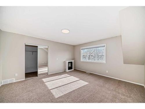 2-95 Grier Place Ne, Calgary, AB - Indoor Photo Showing Other Room