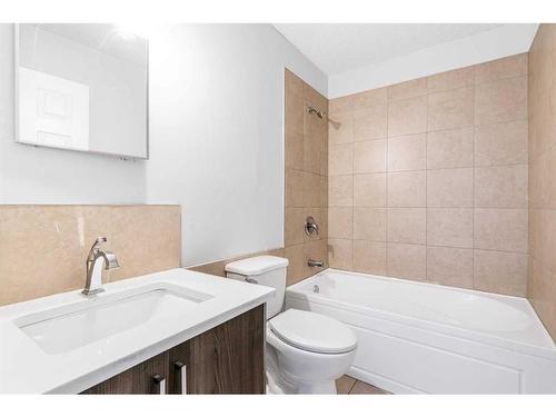 2435 48 Street Se, Calgary, AB - Indoor Photo Showing Bathroom