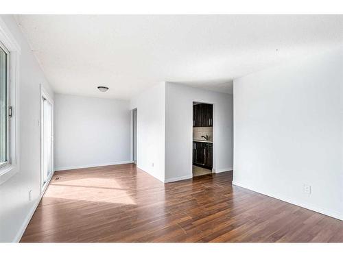 2435 48 Street Se, Calgary, AB - Indoor Photo Showing Other Room