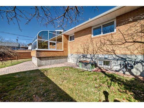 4904 Nelson Road Nw, Calgary, AB - Outdoor