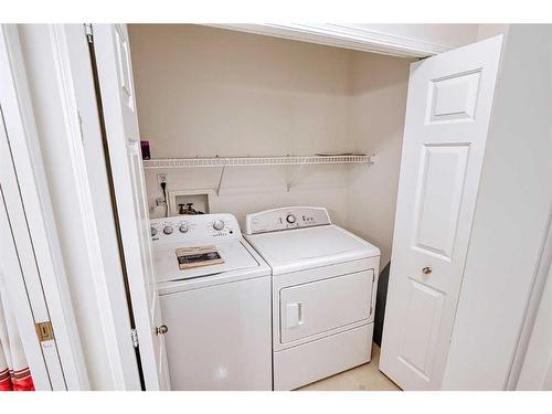 228 Valley Ridge Heights Nw, Calgary, AB - Indoor Photo Showing Laundry Room