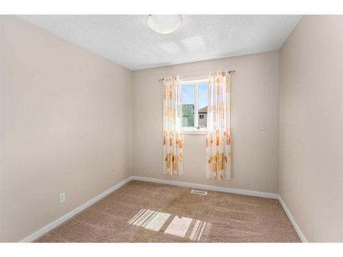 228 Copperpond Parade Se, Calgary, AB - Indoor Photo Showing Other Room