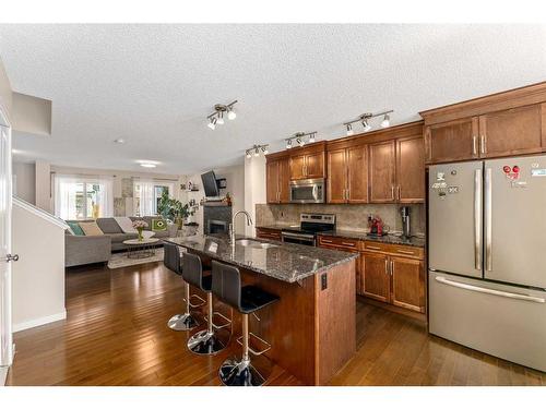 228 Copperpond Parade Se, Calgary, AB - Indoor Photo Showing Kitchen