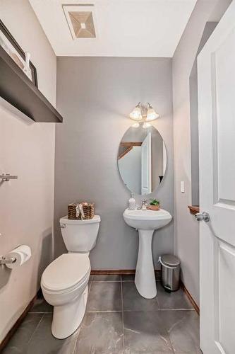 186 Everglen Crescent Sw, Calgary, AB - Indoor Photo Showing Bathroom
