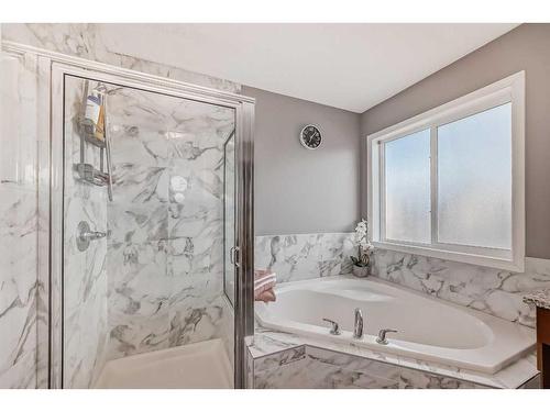 186 Everglen Crescent Sw, Calgary, AB - Indoor Photo Showing Bathroom