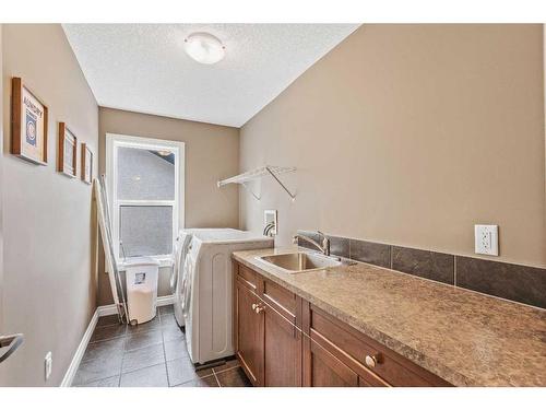 9058 14 Avenue Sw, Calgary, AB - Indoor Photo Showing Laundry Room