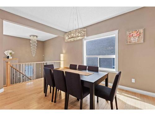9058 14 Avenue Sw, Calgary, AB - Indoor Photo Showing Dining Room