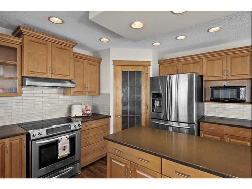 186 Everwillow Close Sw, Calgary, AB - Indoor Photo Showing Kitchen