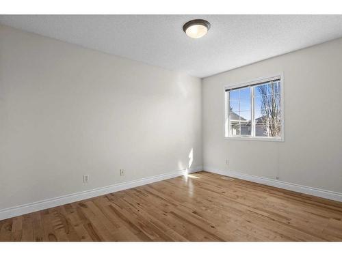 186 Everwillow Close Sw, Calgary, AB - Indoor Photo Showing Other Room