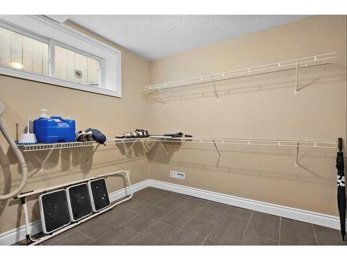 186 Everwillow Close Sw, Calgary, AB - Indoor With Storage