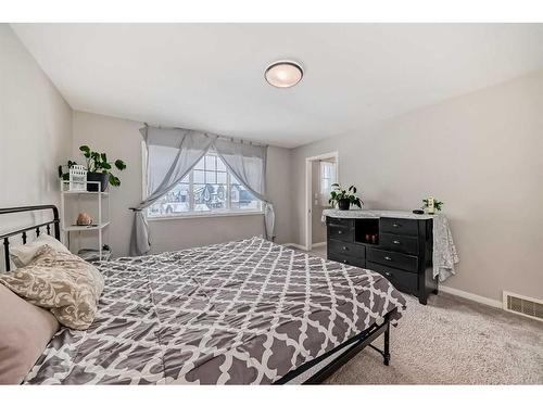 926 Mahogany Boulevard Se, Calgary, AB - Indoor Photo Showing Bedroom