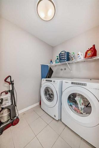 926 Mahogany Boulevard Se, Calgary, AB - Indoor Photo Showing Laundry Room