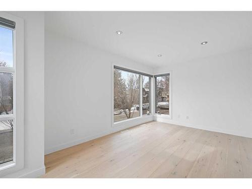 818 23 Avenue Nw, Calgary, AB - Indoor Photo Showing Other Room
