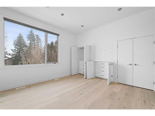 818 23 Avenue Nw, Calgary, AB - Indoor Photo Showing Other Room