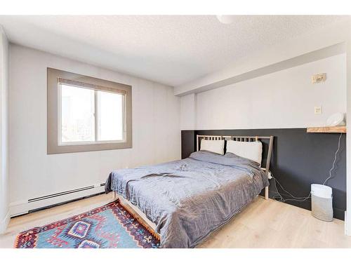 405-812 14 Avenue Sw, Calgary, AB - Indoor Photo Showing Bedroom