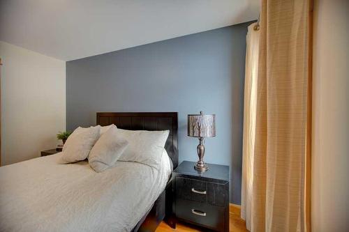 13501 20 Avenue, Blairmore, AB - Indoor Photo Showing Bedroom