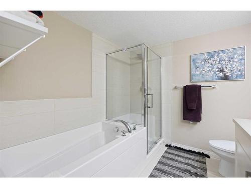 201-304 Cranberry Park Se, Calgary, AB - Indoor Photo Showing Bathroom