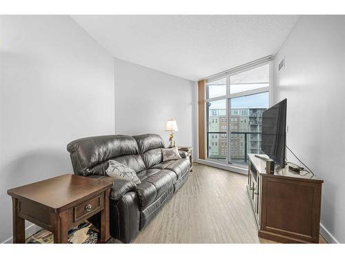 4701-11811 Lake Fraser Drive Se, Calgary, AB - Indoor Photo Showing Living Room