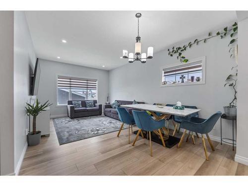 932 Bayview Rise Sw, Airdrie, AB - Indoor Photo Showing Dining Room