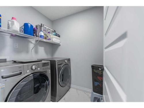 932 Bayview Rise Sw, Airdrie, AB - Indoor Photo Showing Laundry Room