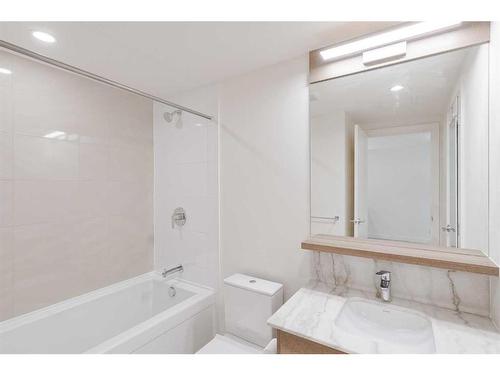 403-138 Waterfront Court Sw, Calgary, AB - Indoor Photo Showing Bathroom