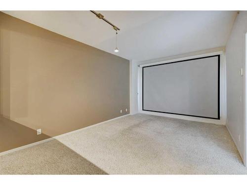 709-1410 1 Street Se, Calgary, AB - Indoor Photo Showing Other Room