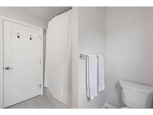 260 Paint Horse Drive, Cochrane, AB - Indoor Photo Showing Bathroom